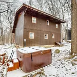 A Rustic Getaway At A Pocono Country Place