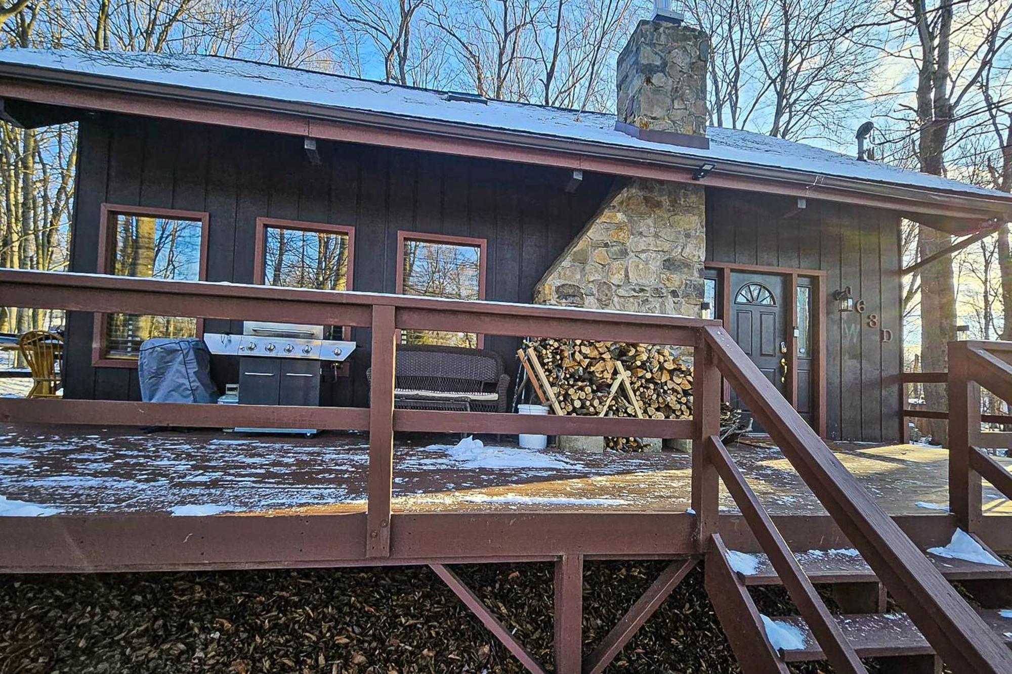 A Rustic Getaway At A Pocono Country Place Holiday home Tobyhanna