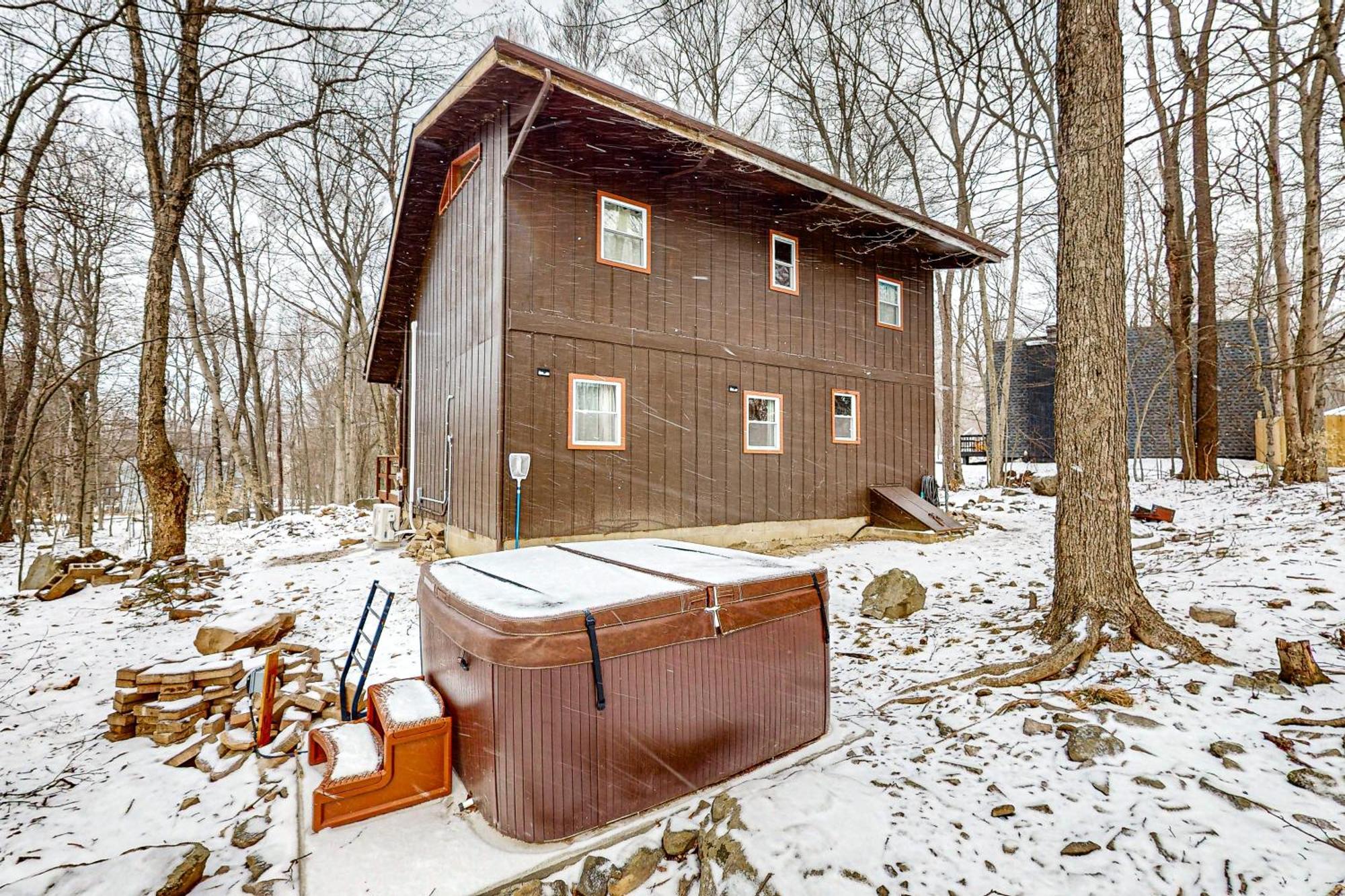 A Rustic Getaway At A Pocono Country Place Holiday home *