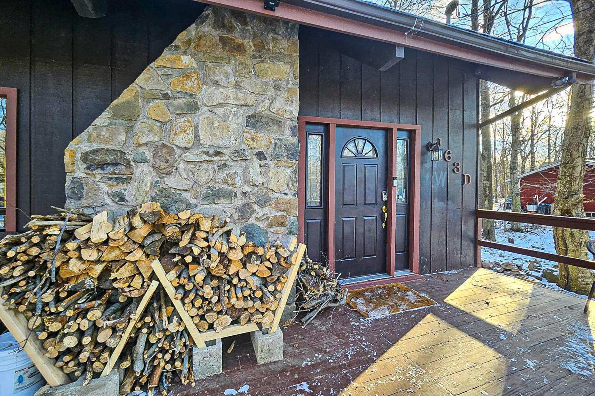 Holiday home A Rustic Getaway At A Pocono Country Place Tobyhanna