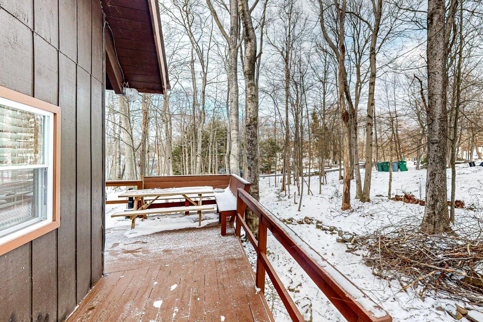 A Rustic Getaway At A Pocono Country Place * Tobyhanna