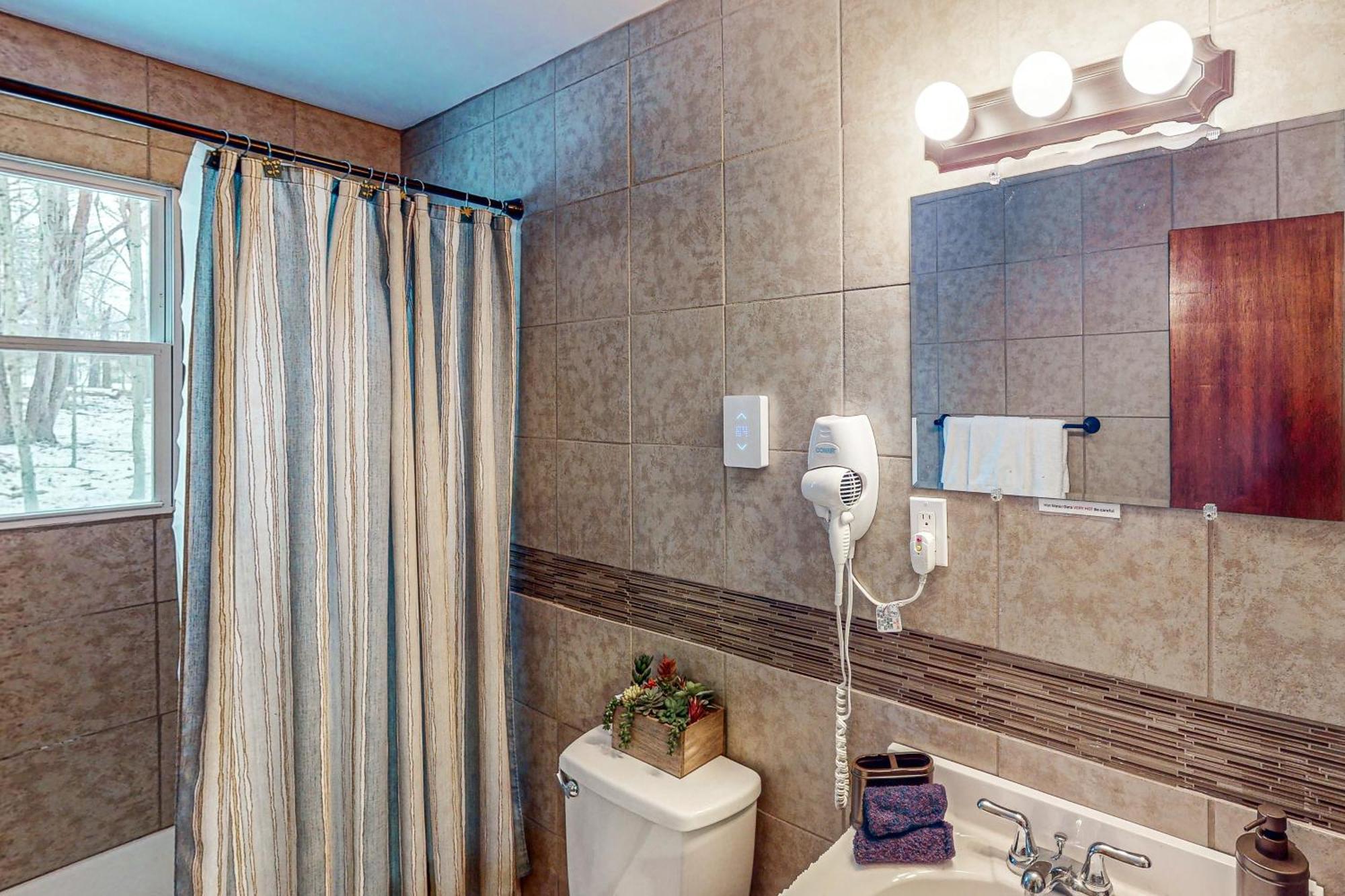 A Rustic Getaway At A Pocono Country Place * Tobyhanna