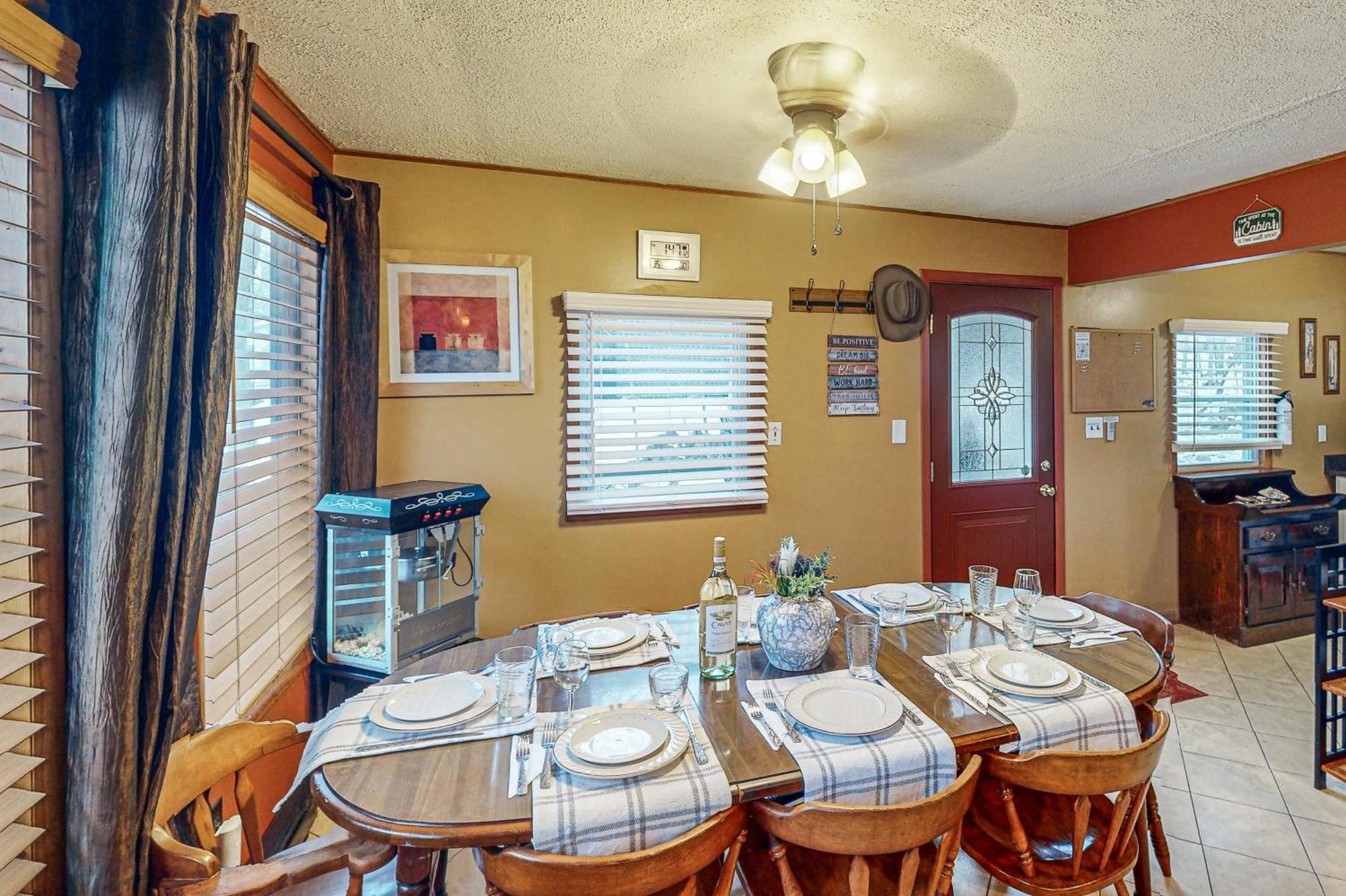 A Rustic Getaway At A Pocono Country Place Holiday home *