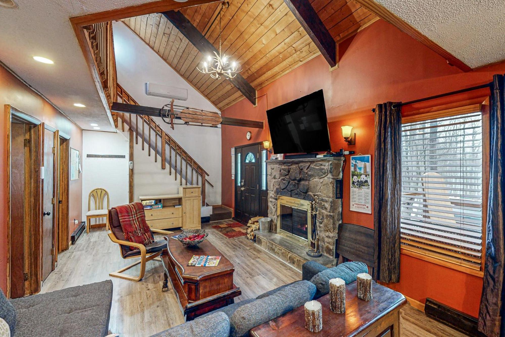 A Rustic Getaway At A Pocono Country Place Holiday home *